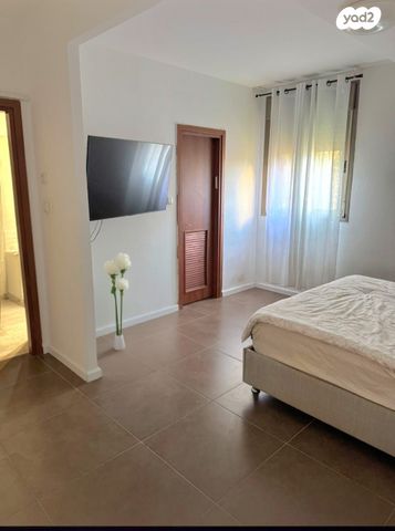 דירת גן, בת ים