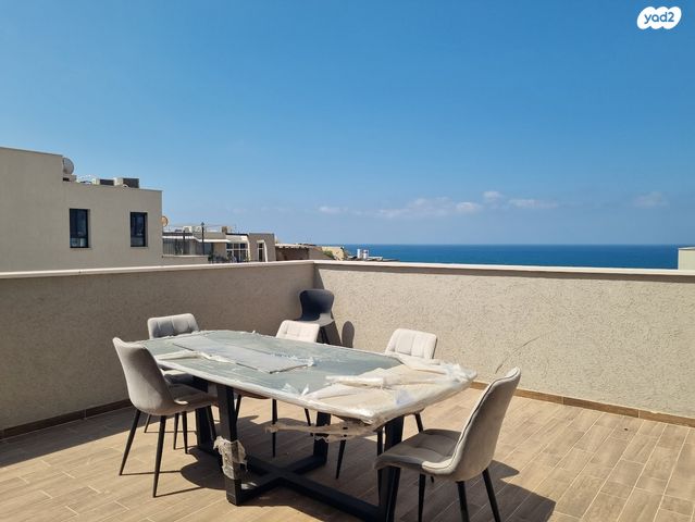 גג/ פנטהאוז, עג'מי, גבעת העליה, תל אביב יפו