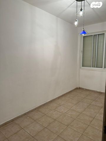 דירה, שמחה הולצברג 4, הגבול רוטשילד, בת ים