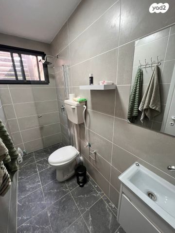 דירה, המשוררת זלדה 10, נווה עוז, פתח תקווה