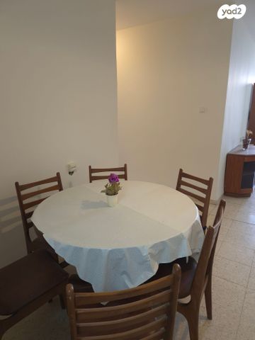 דירה, ליאון בלום, חיפה