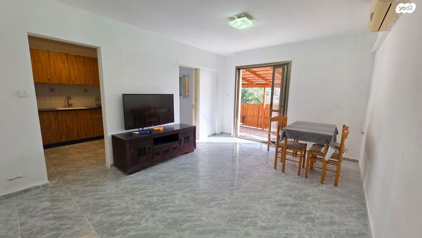 דירת גן, הסביונים 2, רובע א', אריאל