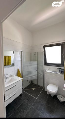 דירה, אריק לביא, עיר ימים, נתניה