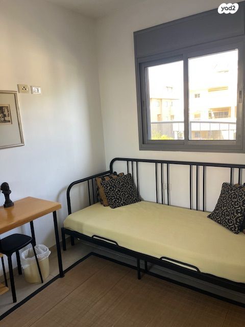 דירה, קרית הפרחים - 2005, רעננה