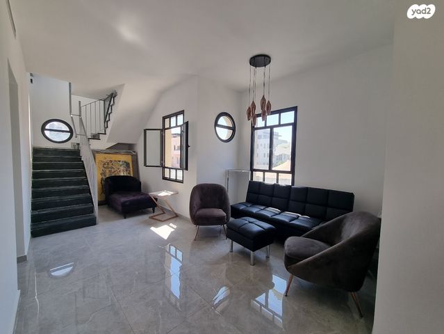 גג/ פנטהאוז, עג'מי, גבעת העליה, תל אביב יפו