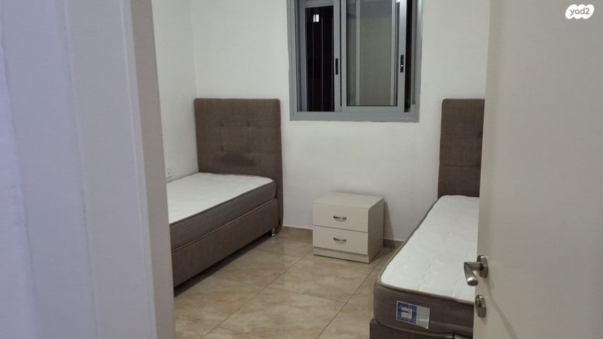 יחידת דיור, הרב גרוסמן ישראל, בית שמש