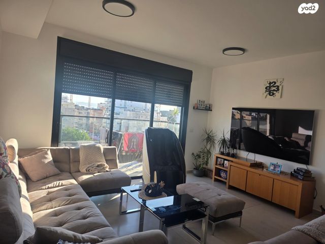 גג/ פנטהאוז, זאב ברנדה, המרכז השקט / מרכז העיר, פתח תקווה