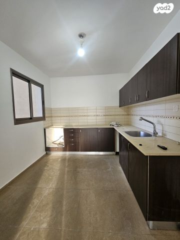 דירה, יצחק שדה 10, דרום מערב ותיק, בת ים