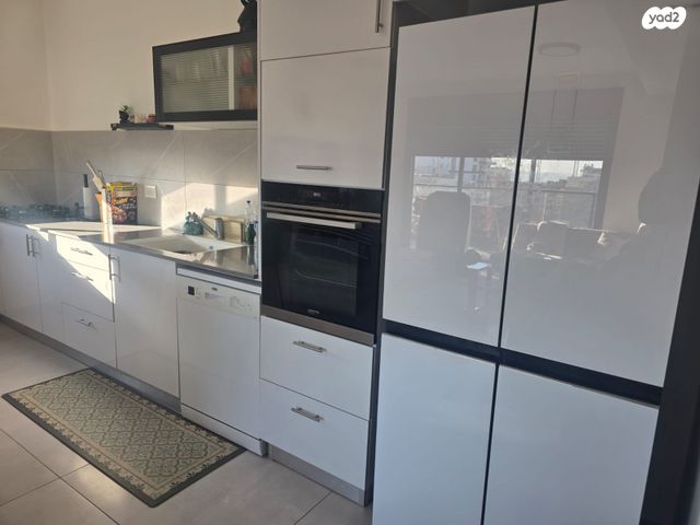 גג/ פנטהאוז, זאב ברנדה, המרכז השקט / מרכז העיר, פתח תקווה