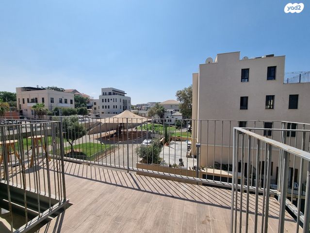 גג/ פנטהאוז, עג'מי, גבעת העליה, תל אביב יפו