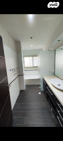 דירה, זלמן שז"ר 16, נתניה