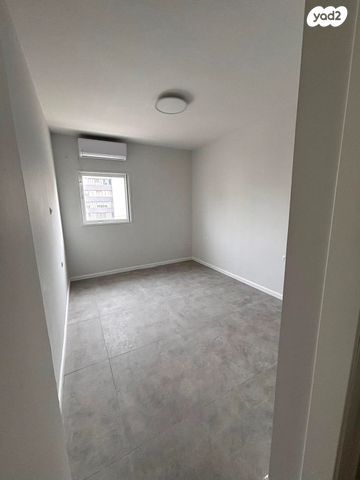 דירה, שדרות חיים וייצמן, צפון מערב מרכז העיר, נתניה