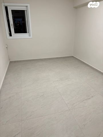 דירה, שכונת בן גוריון, מרכז העיר ג', רמת גן