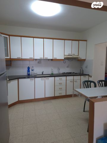 דירה, ליאון בלום, חיפה