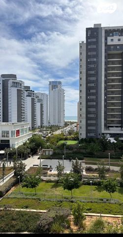 דירה, אריק לביא, עיר ימים, נתניה