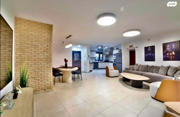 דירת גן, בת ים