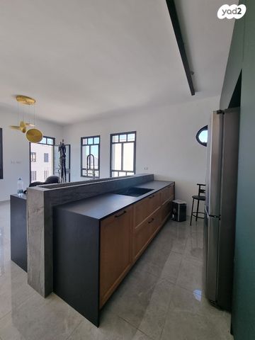 גג/ פנטהאוז, עג'מי, גבעת העליה, תל אביב יפו