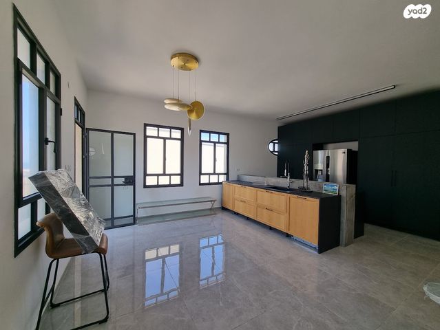 גג/ פנטהאוז, עג'מי, גבעת העליה, תל אביב יפו