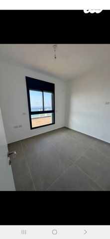 גג/ פנטהאוז, אמנון ליפקין שחק, נוף הטיילת, נתניה