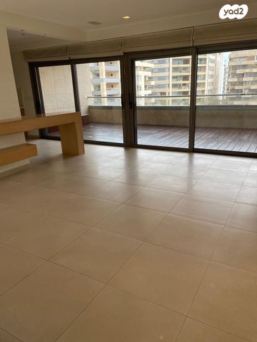 הגוש הגדול, רמת אביב החדשה, נופי ים