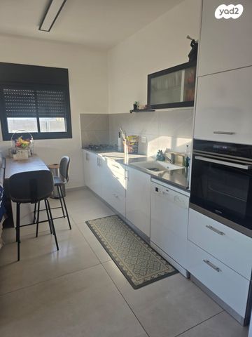 גג/ פנטהאוז, זאב ברנדה, המרכז השקט / מרכז העיר, פתח תקווה