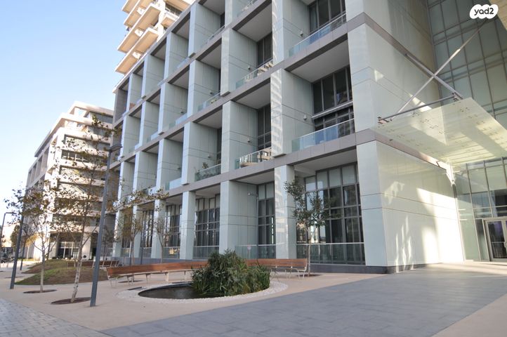 סטודיו/ לופט, ניסים אלוני 12, צמרות איילון, פארק צמרת, תל אביב יפו