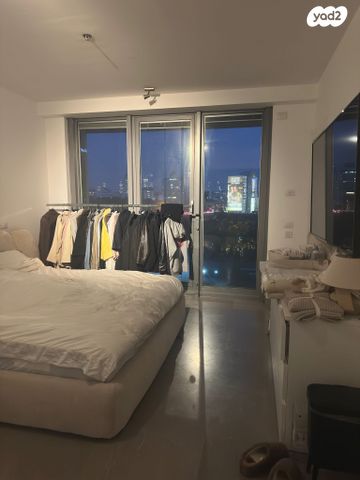 סטודיו/ לופט, ניסים אלוני 12, צמרות איילון, פארק צמרת, תל אביב יפו