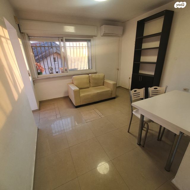 המשוררת זלדה 