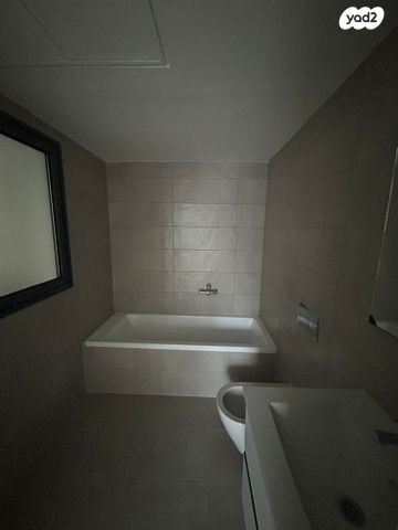 דירה, אמנון ליפקין שחק 3, נתניה