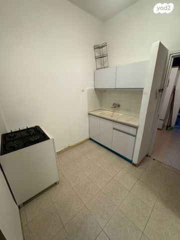 דירת גן, אירוס, מוצקין הותיקה, קרית מוצקין