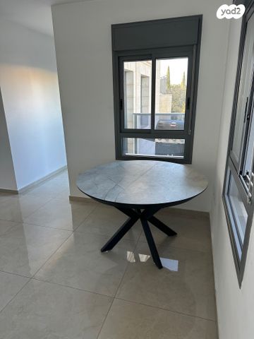 דירה, יוסף חכמי, בית וגן, ירושלים