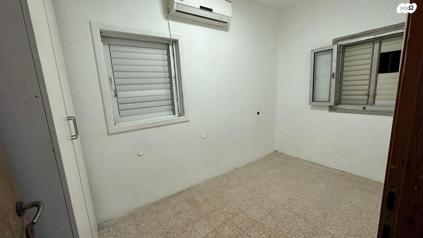 דירה, כצנלסון 84, לב העיר, בת ים