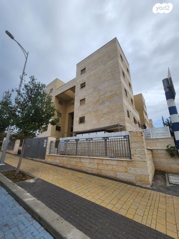 דירה, ברקת, אבני חן, חריש