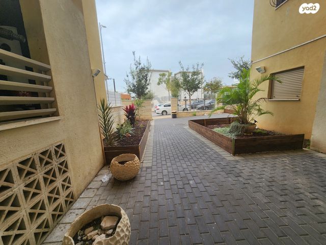 דירה, ברקת, אבני חן, חריש