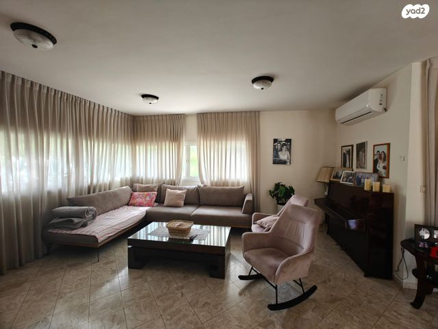 בית פרטי/ קוטג', נווה אילן - צבאי, יבנה