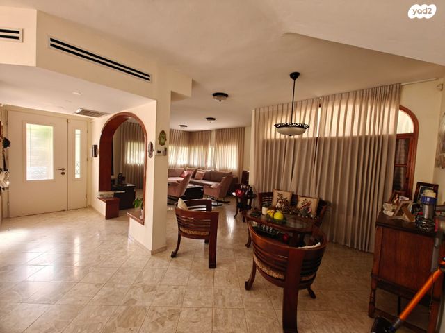 בית פרטי/ קוטג', נווה אילן - צבאי, יבנה