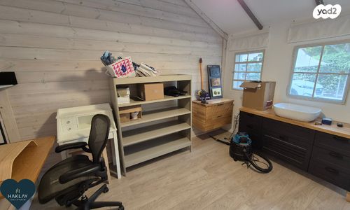 משרדים, בית יצחק שער חפר, בית יצחק שער חפר