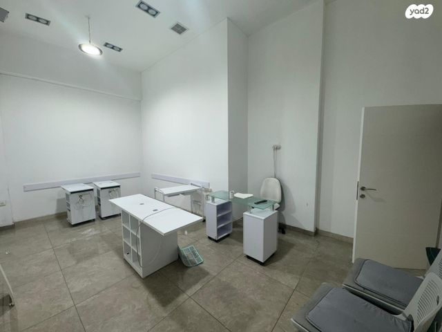 חנויות/ שטח מסחרי, חלוצי התעשייה, אזור תעשיה מפרץ, חיפה