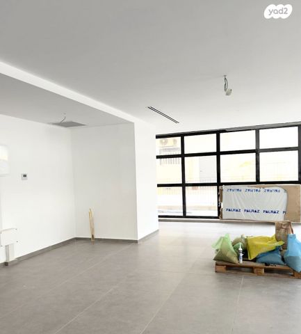 חנויות/ שטח מסחרי, שפירא 5, שוק תלפיות, חיפה