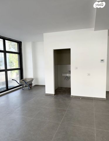 חנויות/ שטח מסחרי, שפירא 5, שוק תלפיות, חיפה