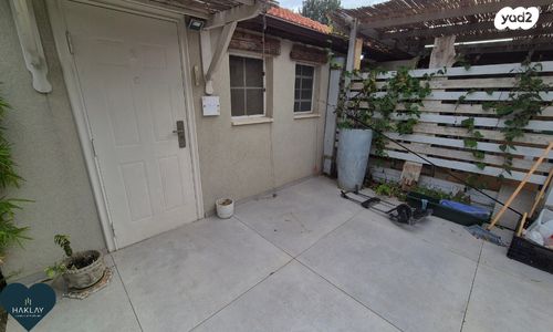 משרדים, בית יצחק שער חפר, בית יצחק שער חפר