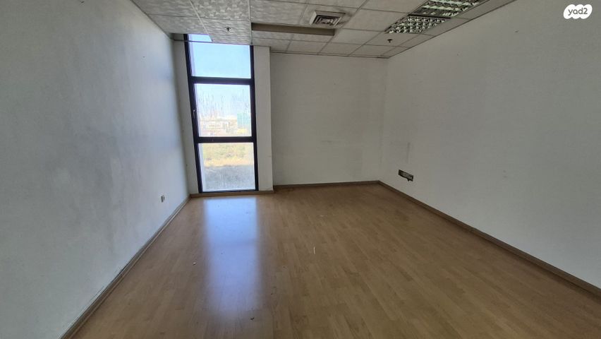 אזור תעשיה א