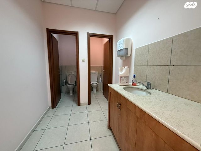 משרדים, דרך בר יהודה 52, אזור תעשיה, נשר