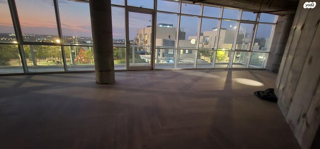 משרדים, אלה 2, החורש, חריש