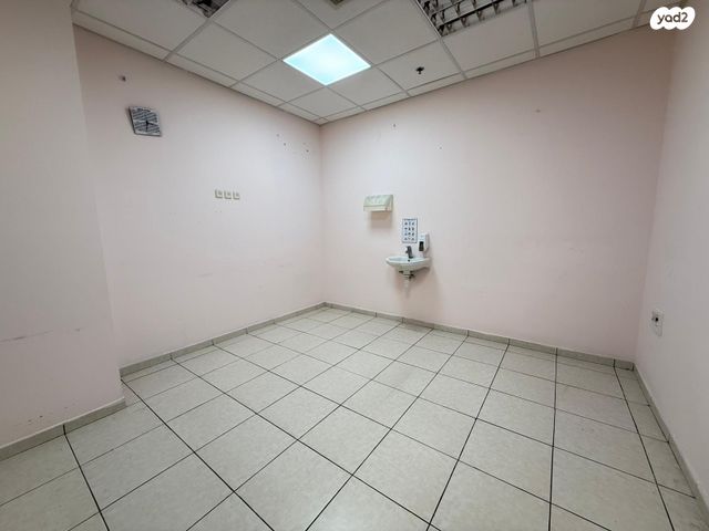 משרדים, דרך בר יהודה 52, אזור תעשיה, נשר