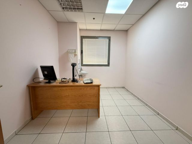 משרדים, דרך בר יהודה 52, אזור תעשיה, נשר