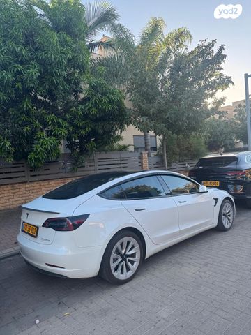 מודעת רכב טסלה מודל 3