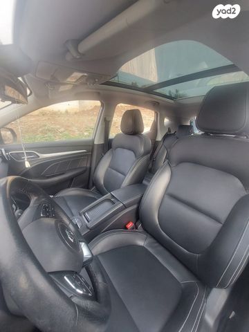 מודעת רכב אם ג'י ZS