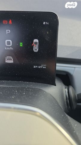 מודעת רכב ג׳ילי Geometry C