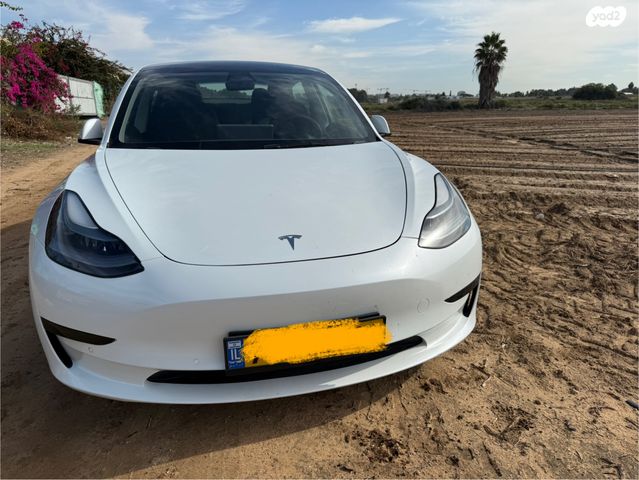 טסלה מודל 3
